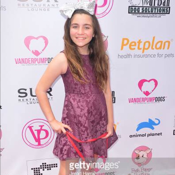 Meet your Posher, Actress Brooklyn - Picture 2 of 2